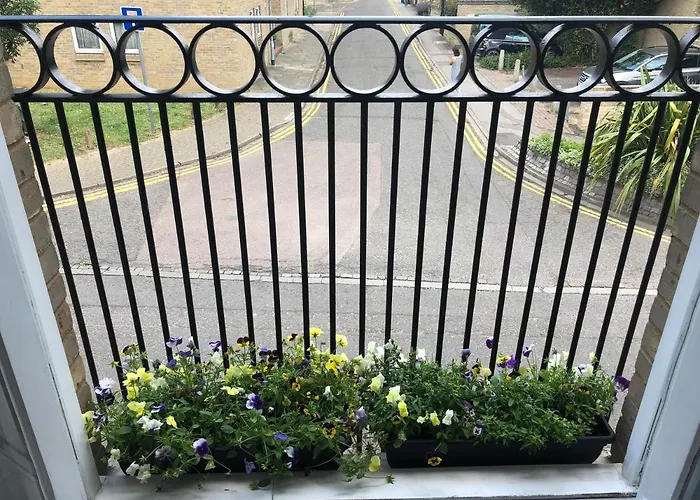 Adam And Eve Street Apartment